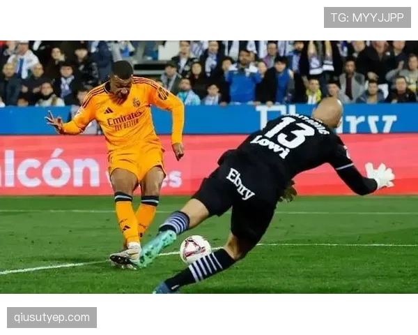 姆巴佩如何突破并压制欧洲顶级后卫：速度、变向与决策的实战解析